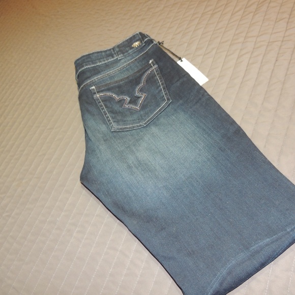NWT David Bitton Buffalo Dark Wash Cigarette Jeans - Picture 4 of 6